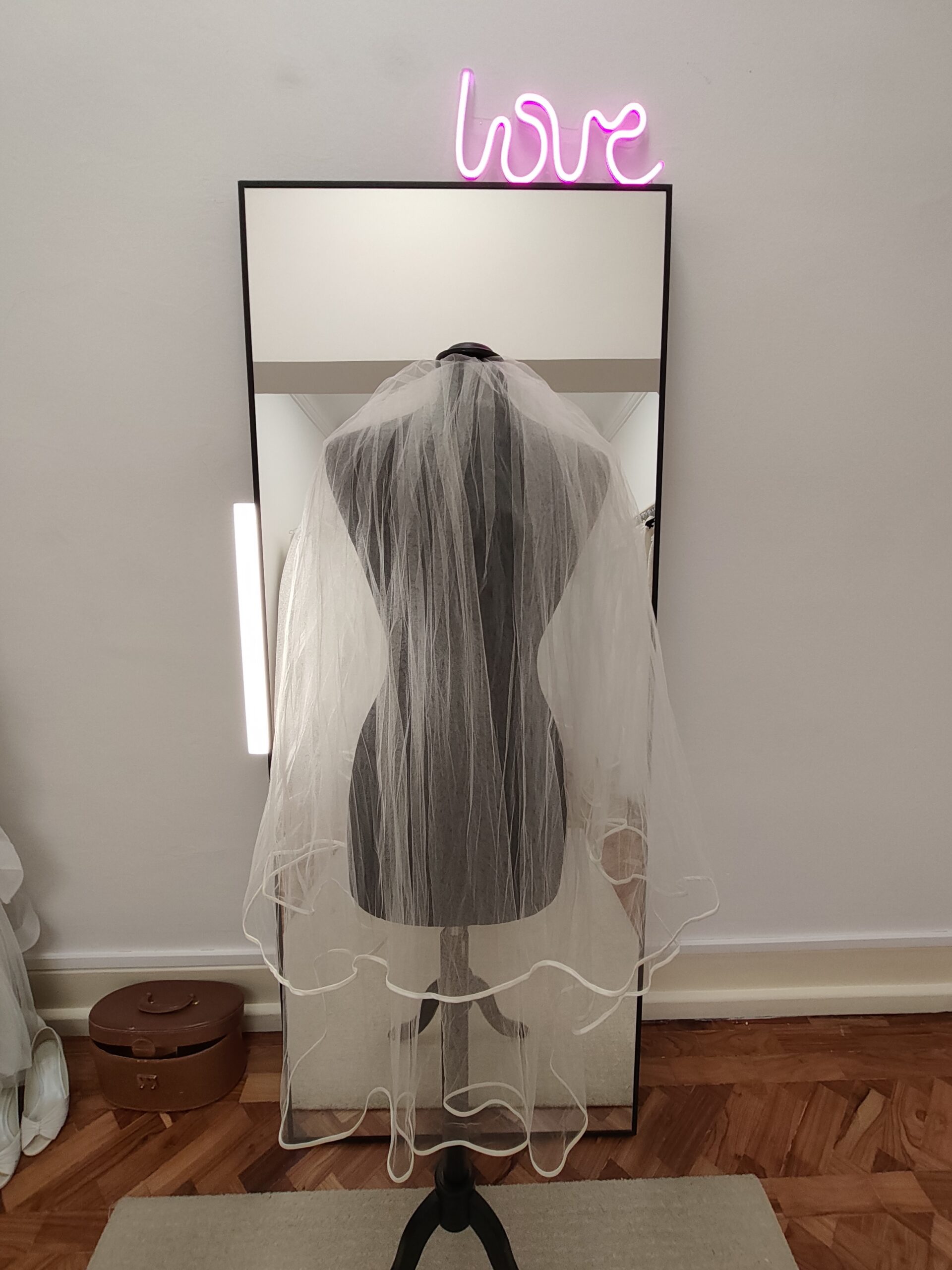 Manuela (Veil)